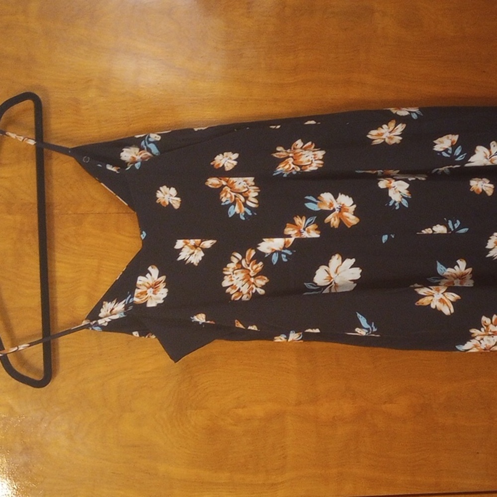 Dress - Picture 5 of 8